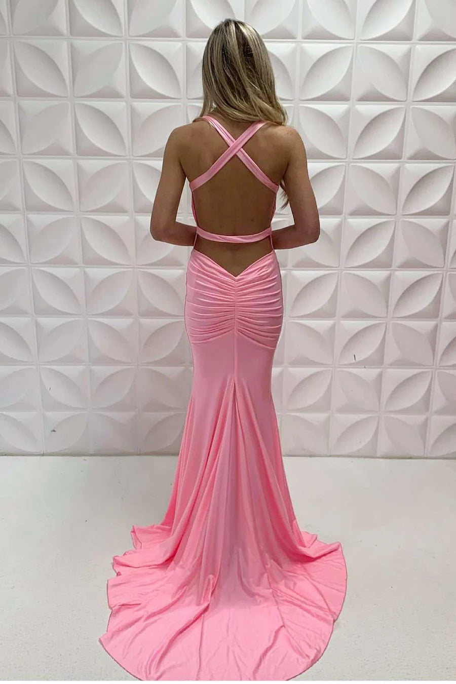 Vestido de fiesta de sirena con escote en V y espalda cruzada